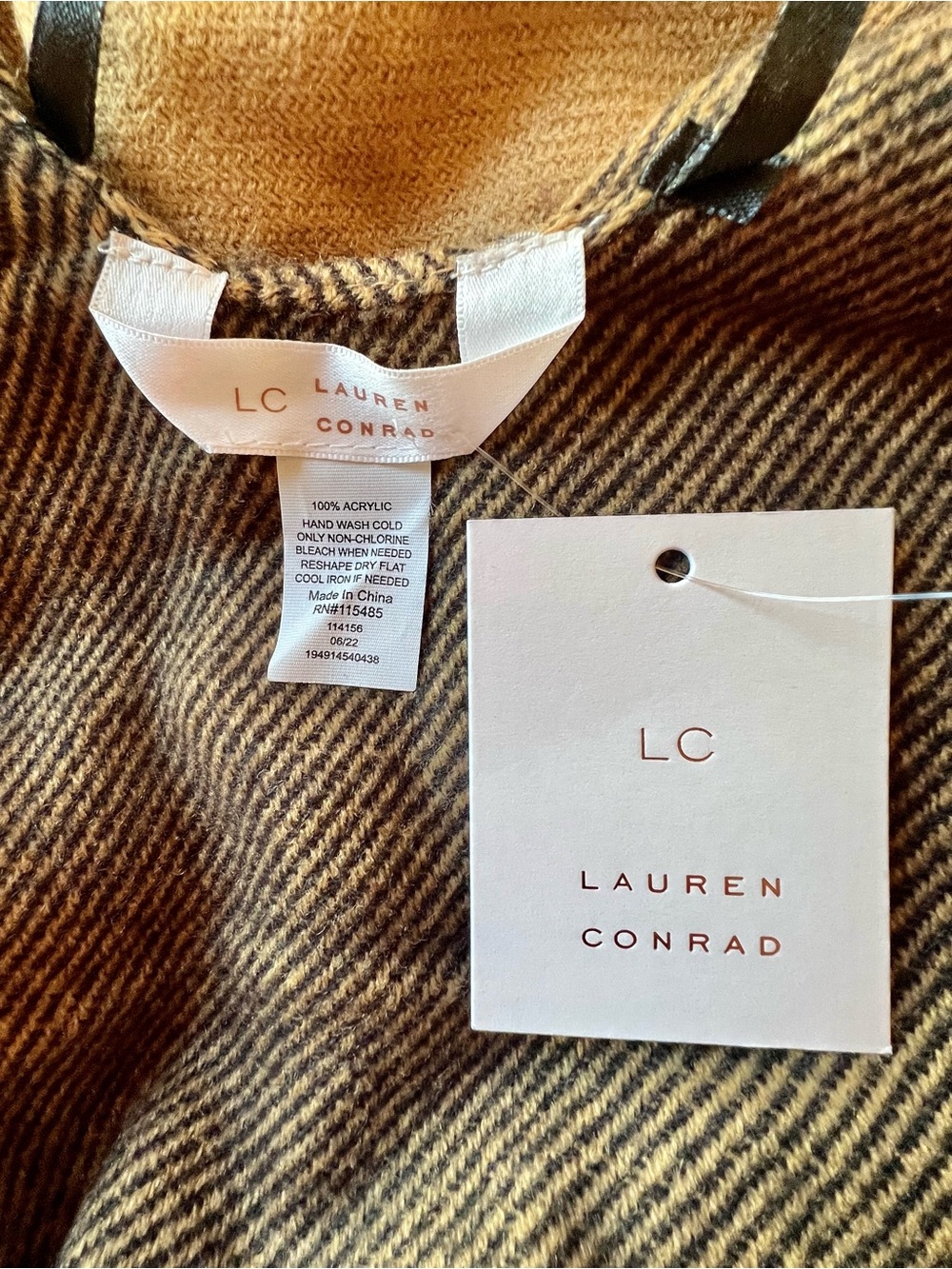 LC Lauren Conrad Two-Tone Wrap Poncho in Camel and Olive - Picture 6 of 7